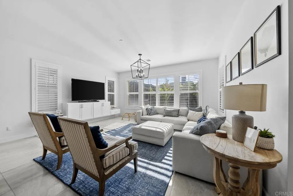 1144 Camino Levante, Chula Vista, California 91913 home-pic-9